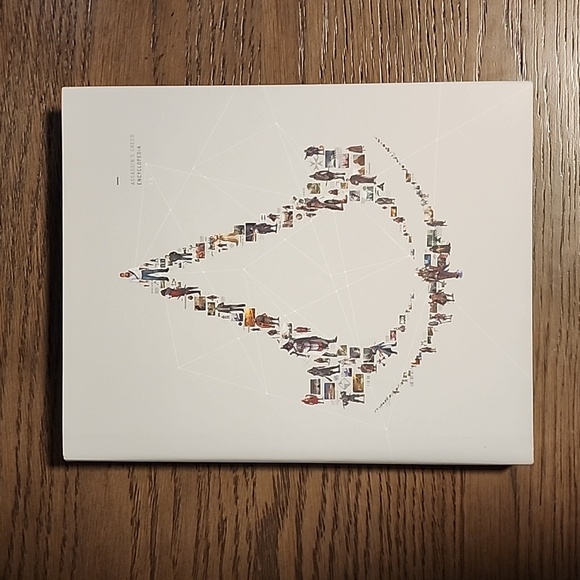 Assassin's Creed Encyclopedia 2.0 HC - Picture 1 of 6